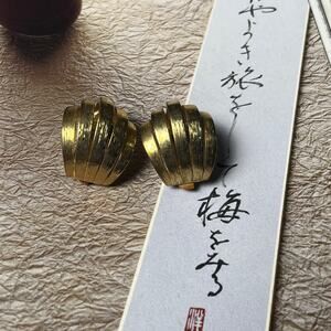 Vintage 1980s F.O. Inc Gold Tone Clip On Earrings